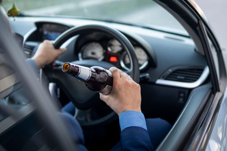 how victims can sue a bar for drunk driving in Colorado under the stateâ€™s dram shop law.